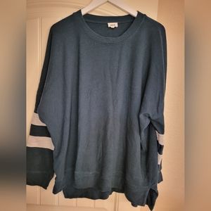 Dark green with grey striped sleeves. BKE Large